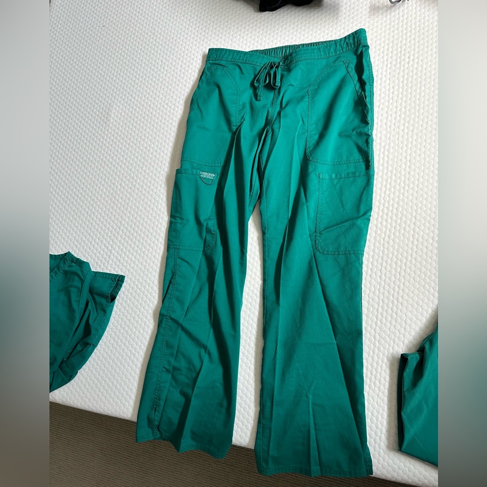 Cherokee Hunter Green Women’s Scrub Set